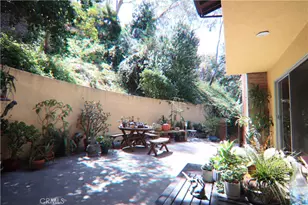 518 Latimer Rd, Santa Monica, CA 90402 - Photo 3