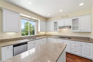 26807 Cottonwood Ct, Valencia, CA 91381 - Photo 17