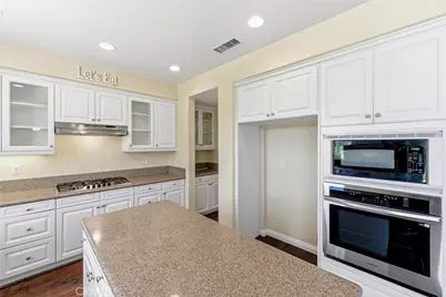 26807 Cottonwood Court, Valencia, CA 91381 - Photo 15