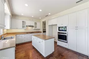 26807 Cottonwood Ct, Valencia, CA 91381 - Photo 11