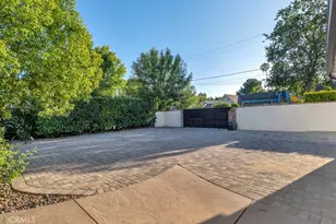23154 Mariano, Woodland Hills, CA 91367 - Photo 29