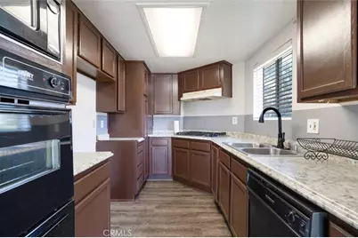 10215 Variel Avenue #14, Chatsworth, CA 91311 - Photo 9
