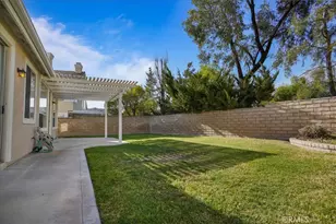 27481 Bridgewater Dr, Valencia, CA 91354 - Photo 17