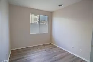 27481 Bridgewater Dr, Valencia, CA 91354 - Photo 13