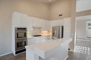 27481 Bridgewater Dr, Valencia, CA 91354 - Photo 5