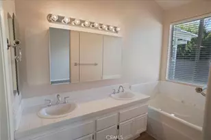 27481 Bridgewater Dr, Valencia, CA 91354 - Photo 11