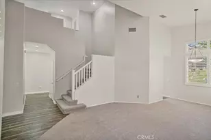 30415 Terracina, Castaic, CA 91384 - Photo 3