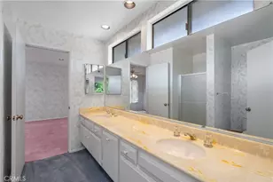 18268 Lake Encino Dr, Encino, CA 91316 - Photo 27