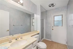 18268 Lake Encino Dr, Encino, CA 91316 - Photo 19