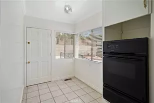 21816 Providencia St, Woodland Hills, CA 91364 - Photo 23