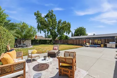 13329 Erwin, Van Nuys, CA 91401 - Photo 31