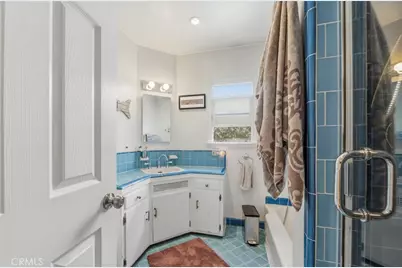 13329 Erwin, Van Nuys, CA 91401 - Photo 19