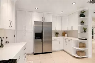 19611 Rosita St, Tarzana, CA 91356 - Photo 15
