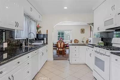 14305 Kittridge Street, Van Nuys, CA 91405 - Photo 5