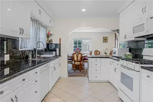 14305 Kittridge St, Van Nuys, CA 91405 - Photo 5