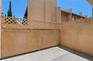 22038 Vanowen, Woodland Hills, CA 91303 - Photo 9