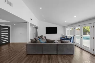 20540 Oxnard Street, Woodland Hills, CA 91367 - Photo 3
