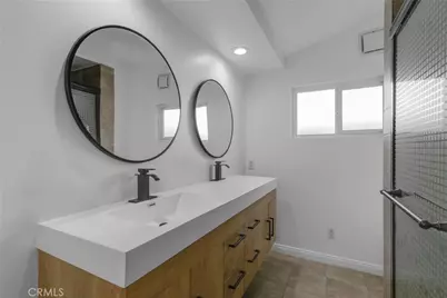 20540 Oxnard Street, Woodland Hills, CA 91367 - Photo 11