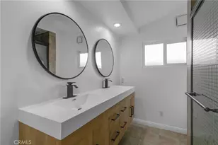 20540 Oxnard St, Woodland Hills, CA 91367 - Photo 11