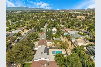 20540 Oxnard Street, Woodland Hills, CA 91367 - Photo 31