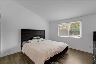 20540 Oxnard St, Woodland Hills, CA 91367 - Photo 13