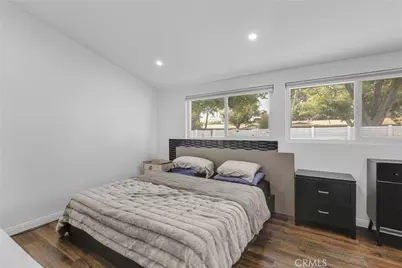 20540 Oxnard Street, Woodland Hills, CA 91367 - Photo 9