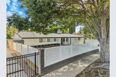 20540 Oxnard Street, Woodland Hills, CA 91367 - Photo 25