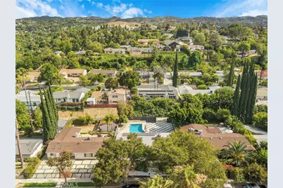 20540 Oxnard Street, Woodland Hills, CA 91367 - Photo 27