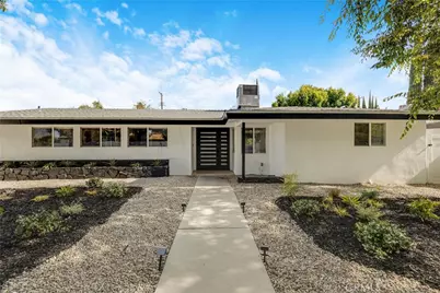 20540 Oxnard Street, Woodland Hills, CA 91367 - Photo 23