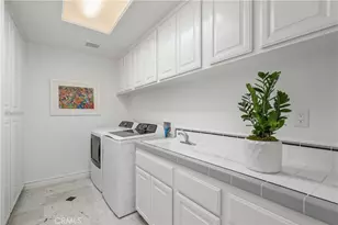 24918 Vista Verenda, Woodland Hills, CA 91367 - Photo 19