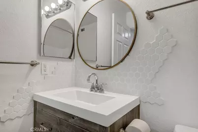 5550 Owensmouth #104, Woodland Hills, CA 91367 - Photo 19