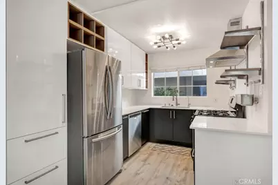 5550 Owensmouth #104, Woodland Hills, CA 91367 - Photo 5