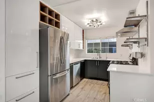 5550 Owensmouth, Woodland Hills, CA 91367 - Photo 5