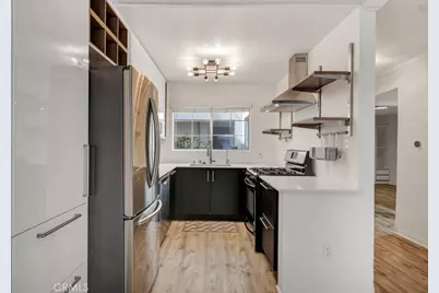 5550 Owensmouth #104, Woodland Hills, CA 91367 - Photo 9
