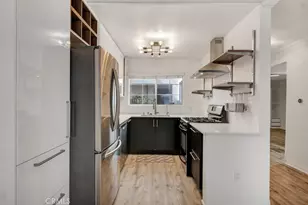 5550 Owensmouth, Woodland Hills, CA 91367 - Photo 9