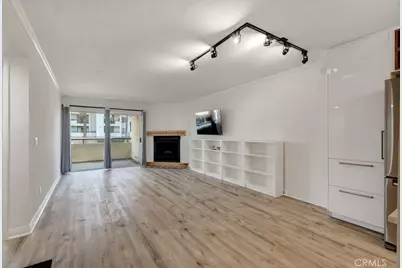 5550 Owensmouth #104, Woodland Hills, CA 91367 - Photo 3