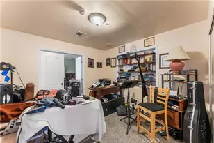 29125 Devils Punchbowl Rd, Pearblossom, CA 93553 - Photo 23
