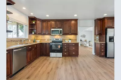 18931 Mayall Street, Northridge, CA 91324 - Photo 11
