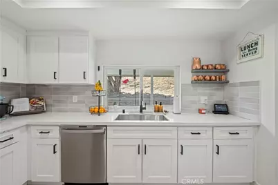 28019 Deep Creek, Canyon Country, CA 91387 - Photo 13