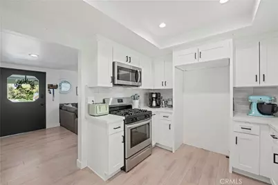28019 Deep Creek, Canyon Country, CA 91387 - Photo 11