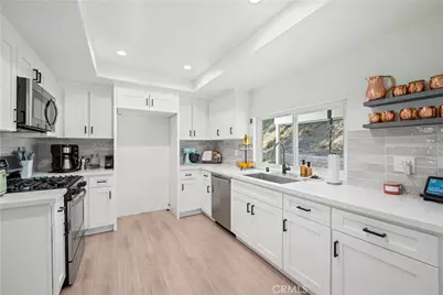 28019 Deep Creek, Canyon Country, CA 91387 - Photo 13