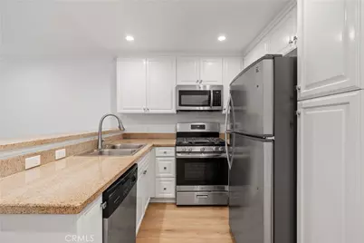 5525 Canoga Avenue #218, Woodland Hills, CA 91367 - Photo 13