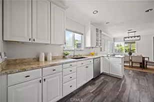7027 Gloria Ave, Lake Balboa, CA 91406 - Photo 11