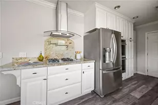 7027 Gloria Ave, Lake Balboa, CA 91406 - Photo 9