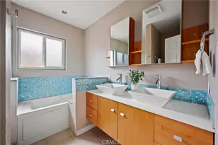7027 Gloria Ave, Lake Balboa, CA 91406 - Photo 17