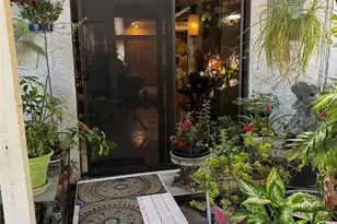 530 N Naomi, Burbank, CA 91505 - Photo 19