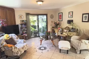 530 N Naomi, Burbank, CA 91505 - Photo 17