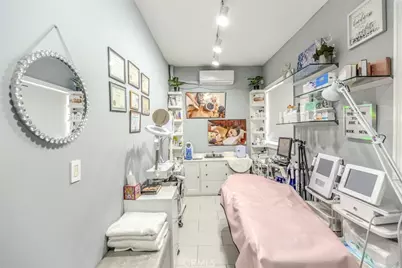 2805 N Glenoaks Boulevard, Burbank, CA 91504 - Photo 11