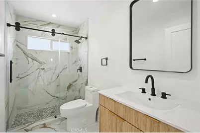 7010 Lennox Avenue, Van Nuys, CA 91405 - Photo 25