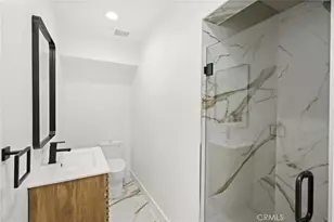 7010 Lennox Ave, Van Nuys, CA 91405 - Photo 13